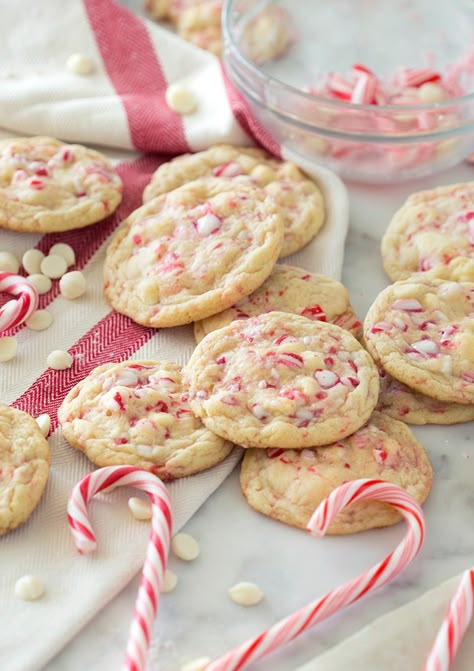 Pepermint Cookies, White Chocolate Peppermint Cookies, Peppermint Cookie Recipe, Peppermint Dessert, Peppermint Recipes, Christmas Yummies, White Chocolate Peppermint, Chocolate Peppermint Cookies, Christmas Baking Recipes