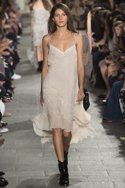 Philosophy di Lorenzo Serafini Spring 2016 Ready-to-Wear Collection - Vogue Valery Kaufman, Stil Boho, Lorenzo Serafini, Spring Summer Trends, 2016 Fashion, Looks Style, Looks Vintage, A Dress, Dream Dress