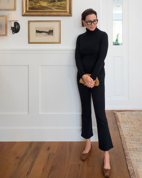 START WITH GOOD BASICS — A Note on Style Classic Style Ideas, Simple Classic Wardrobe, Elevated Basics Style Winter, Minimalist Style For Women Over 50, Bus Casual Outfits For Women, Comfortable Polished Outfits, Elegant Minimalist Outfit Winter, Jackie Onassis Style Inspiration, Janet Gunn Style