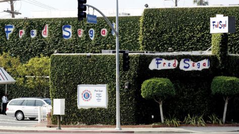 curb appeal inspiration - Fred Segal - Santa Monica, CA Curb Appeal Inspiration, Melrose Avenue, Fred Segal, I Love La, Hollywood Reporter, La Girl, Going Home, Santa Monica, Places Ive Been