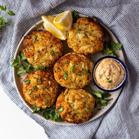 Crab Cakes with Old Bay Aioli | Anova Precision® Oven Recipes Aioli Recipe For Crab Cakes, Aoli Recipe For Crab Cakes, Old Bay Crab Cakes Recipes, Old Bay Aioli, Original Old Bay Crab Cakes, Aioli For Crab Cakes, Crab Cakes Baked In Oven, Menstruation Recipes, Crab Cakes With Panko