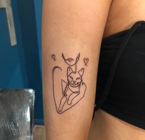 Lost Cat Tattoo, Cat Remembrance Tattoo, Tattoo Best Friends, Tats With Meaning, Neck Tattoo Women, Best Friends Tattoo, Simple Cat Tattoo, Tattoo Ideas Minimalist, Tattoo Back Tattoo