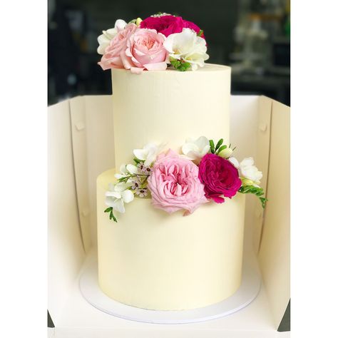 Small Tiered Cake, 1st Anniversary Cake, Two Tier Wedding Cake, New Cake Design, Floral Cake Design, Ruffle Wedding Cake, Tiered Cakes Birthday, Small Wedding Cakes, Wedding Cake Roses