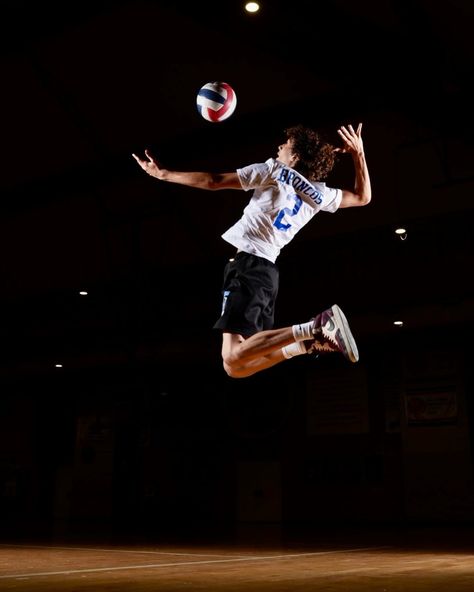 Leveling up my skills today and it didn’t disappoint. I loved this shot we got of this amazing volleyball player! Thank you for a game changing workshop @braddeel_sports and @rocktown.media. #Volleyball #DramaticSportsPhotos #VolleyballPlayer #SportsPhotographer #OrangeCountySportsPhotographer #TeamSports #TeamPhotos #VarsityVolleyball #DramaticPhotos #westcottlighting #sonya7rv Sports Photography Volleyball, Boys Volleyball Pictures, Volleyball Action Shots, Boys Volleyball, Boy Senior Portraits, Senior Year Pictures, Volleyball Photography, Volleyball Senior Pictures, Volleyball Photos