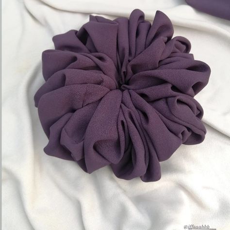 Hijab Scrunchie, Scrunchie Business, Georgette Material, Diy Hair Accessories Ribbon, Hijab Collection, Hijab Pins, Head Bands, Hair Scrunchies, Diy Hair Accessories