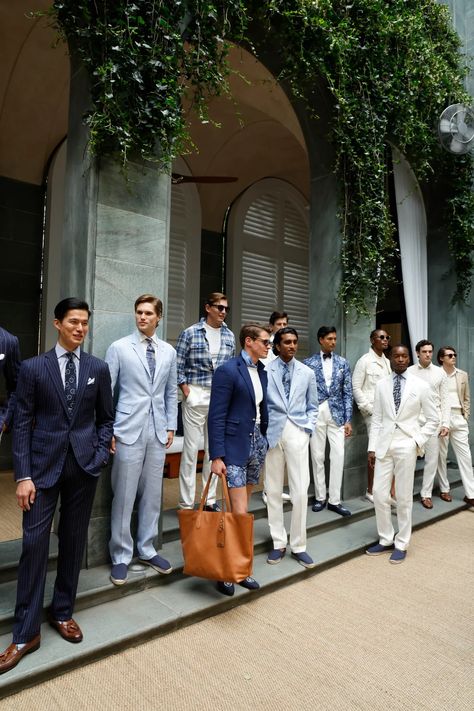 Ralph Lauren Purple Label Spring 2025 Men’s Ready-to-Wear Runway, Fashion Show & Collection Review [PHOTOS] Ralph Lauren Milan, French Models, Show Collection, Purple Label, Ralph Lauren Purple Label, June 2024, Fashion Show Collection, Male Beauty, Ralph Lauren Men