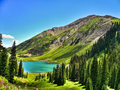 Emerald Lake in Colorado - I need to see this in real life someday. Emerald Lake Colorado, Lac Moraine, Crested Butte Colorado, Colorado Adventures, Estes Park Colorado, Carpathian Mountains, Breckenridge Colorado, Emerald Lake, Aspen Colorado