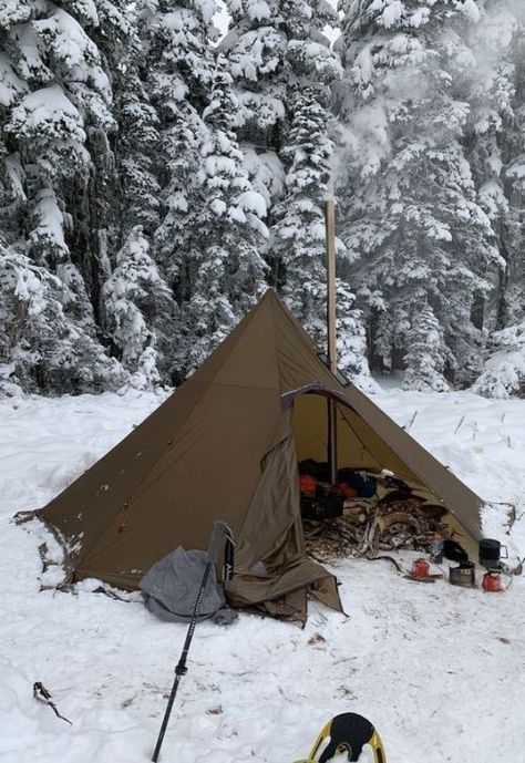 Tent With Stove, Hot Tent, Bushcraft Shelter, Bush Craft, Tipi Tent, Survival Stuff, Tent Stove, Outdoor Shelters, Bushcraft Camping