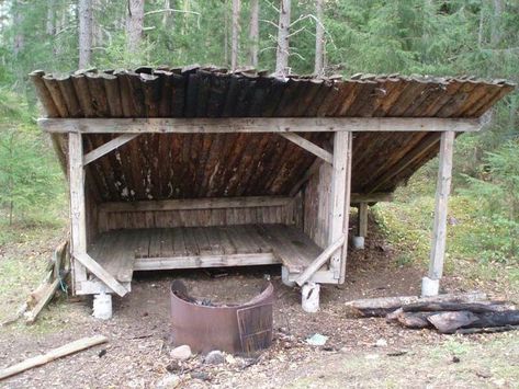 Bushcraft Shelter, Camping Shelters, Bushcraft Gear, Outdoor Shelters, Tent Site, Shelter Tent, Bushcraft Camping, Survival Shelter, Wilderness Survival