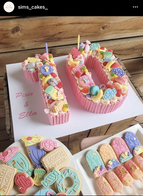 Number 13 Cake Ideas, Number 11 Birthday Cake, Cake 10th Birthday Girl, Number 10 Birthday Cake, 10th Birthday Cake Girl, Numbered Cakes, Number 10 Cake, 11 Cupcake Cake Number, 1st Birthday Cake For Girls Number 1