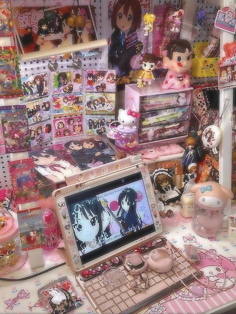 2000s Kawaii Aesthetic, Kawaiicore Room, Japanese Room Ideas, Clutter Core, Cluttered Bedroom, Kawaii Desk, Diy Room Decor For Teens, Otaku Room, College Apartment Decor