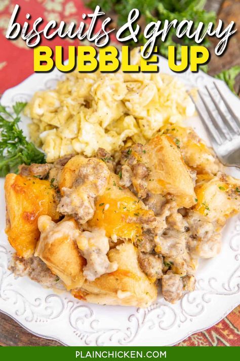 Biscuit and Gravy Bubble Up recipe – quick homemade sausage gravy tossed with refrigerated biscuits and cheddar cheese – simply DELICIOUS! Our favorite breakfast casserole! Equally delicious for lunch and dinner. Serve with some scrambled eggs, fruit, and mimosas for a meal better than any restaurant. Tender Recipes, Fit Breakfast, Biscuit Breakfast, Homemade Sausage Gravy, Crescent Breakfast, Breakfast Casserole With Biscuits, Blueberry Biscuits, Chicken Tender, Hissy Fit