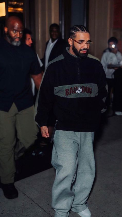 Drake Braids, Drake Concert Outfit, Men Street Outfit, Drake Fashion, Drake Clothing, Drake Concert, Rapper Outfits, Street Outfits, Streetwear Inspo