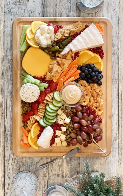 Veg Cheese Board, Veggie And Cheese Board, Vegetable Fruit Cheese Board, Crudettes Platter, Charcuterie Board Vegetarian, Vegetarian Cheese Board, Board Platters, Veggie Charcuterie Board, Pharmacy Graduation