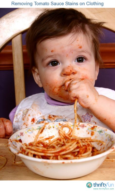 This is a guide about removing tomato sauce stains on clothing. Don't panic when the tomato sauce drips on your clothing. Feeding Baby Solids, Baby Led Weaning First Foods, Baby Led Feeding, Baby Help, Baby & Toddler Food, Weaning Recipes, Feeding Toddlers, Baby Weaning, Solids For Baby