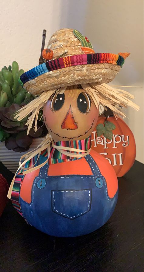 Scarecrow gourd, scarecrow gourd, Mexican scarecrow gourd, gourd art Painted Apple Gourds, Painted Gourds Ideas Fall, Scarecrow Gourds, Decorating Gourds, Scarecrow Painting, Gourds Diy, Christmas Gourds, Gourd Painting, Gourd Birdhouses