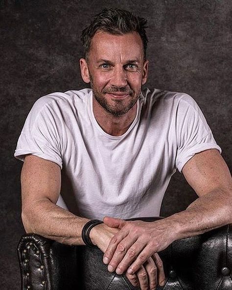 Happy Birthday Craig Parker #CraigParker #Reign #LordNarcisse #Charmed #CWCharmed #AgentsofShield #LordoftheRings #LOTR #Spartacus… Happy Birthday Craig, Craig Parker, Legend Of The Seeker, Male Actors, Instagram Happy Birthday, November 11, Prince Charming, Reign, Eye Candy