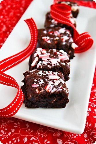 The Comfort of Cooking » Peppermint Candy Cane Brownies Candy Cane Brownies, Candy Cane Recipe, Leftover Candy, Peppermint Brownies, Mint Brownies, Peppermint Candy Cane, Oreo Brownies, Peppermint Candy, Noel Christmas