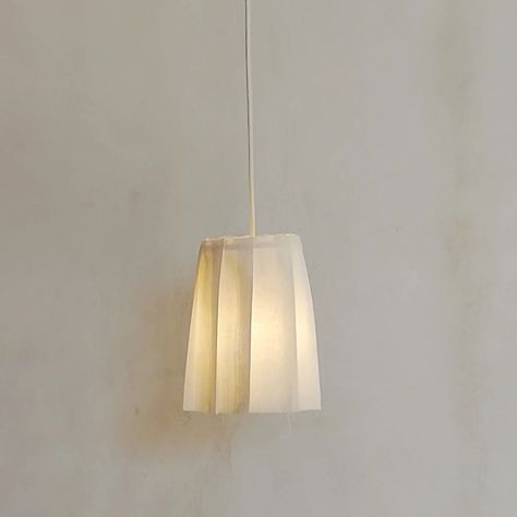 Small Bedroom Pendant Light, Tiny Pendant Light, Alternative Interior, Interiors 2024, Hanging Lights Living Room, Small Hanging Lights, Fabric Pendant Light, Hanging Bedroom Lights, Small Pendant Light