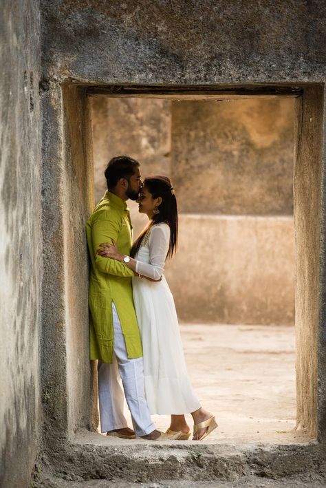 Love Story Shot - Bride and Groom in a Nice Outfits. Best Locations WeddingNet #weddingnet #indianwedding #lovestory #photoshoot #inspiration #couple #love #destination #location #lovely #places FOLLOW OUR INSTAGRAM @WEDDINGNET Best Couple Photo Poses, Fort Couple Photoshoot, Cute Love Couple Photo Poses, Love Story Photo, Love Photoshoot, Pre Wedding Photoshoot Props, Reportage Wedding Photography, Pre Wedding Photoshoot Outfit, Image Couple