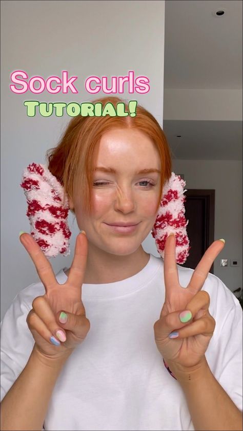 Sock Tutorial Hair, How To Curl Your Hair With Socks Easy, Heatless Curls With Fuzzy Socks, How To Use A Sock To Curl Hair, Fluffy Sock Hair Hack, Diy Hair Curlers Overnight Short Hair, Heatless Curls Overnight At Home, Braids For Wet Hair Sleep Overnight Curls, Curls While You Sleep