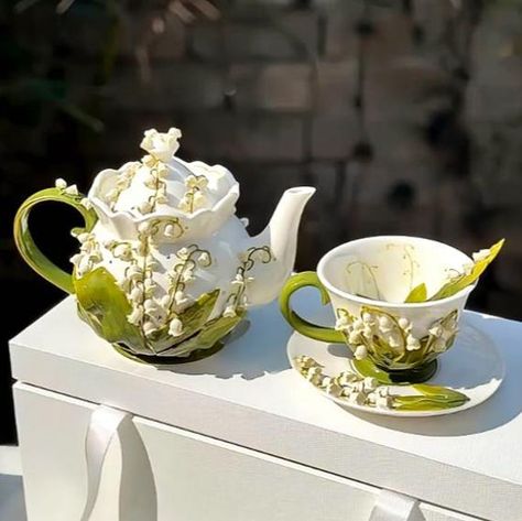 Tea Cup Photo, Unique Tea Sets, Hand Crafted Gifts Ideas, Teacups Aesthetic, Tea Set Aesthetic, Fancy Tea Set, Aesthetic Tea Cup, Tea Cup Aesthetic, Cute Tea Pot