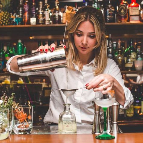 Bartender Photoshoot Women, Blonde Bartender Aesthetic, Female Mixologist, Mixologist Aesthetic, Female Bartender Aesthetic, Bartending Photoshoot, Bartender Aesthetic Girl, Bar Tender Outfit Women, Bartender Outfit Female