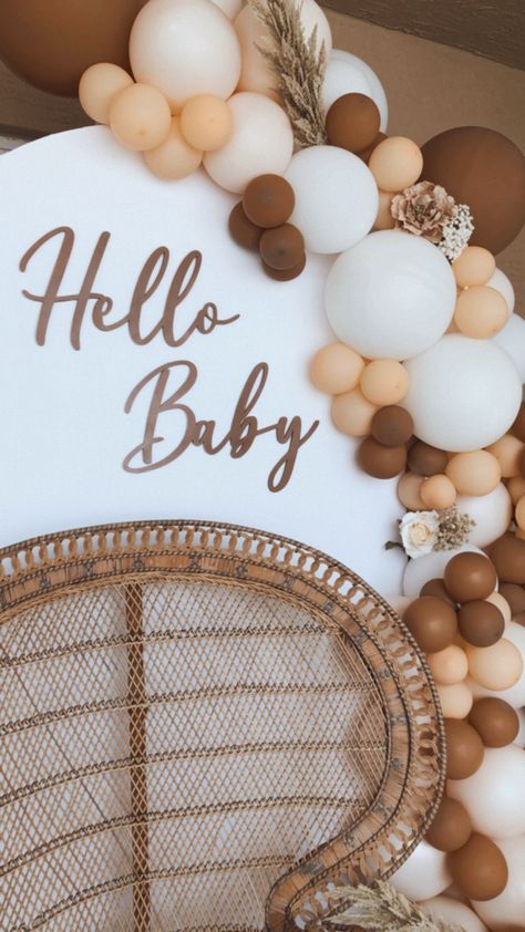 Hello baby neutral baby shower // brown balloons // balloon garland // teddy bear baby shower Brown Baby Shower Ideas, Chanel Baby Shower, Brown Balloons, Fancy Baby Shower, Teddy Bear Baby Shower Theme, Jordan Baby Shower, Baby Shower Decorations Neutral, Bear Baby Shower Theme, Cow Baby Showers