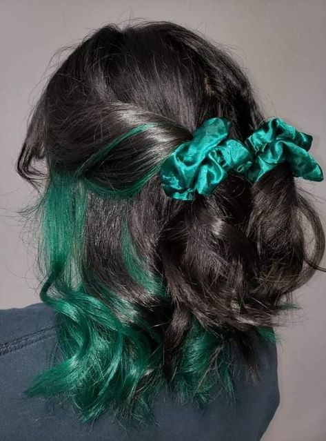 Emerald Hair Emerald Green Halo Hair, Emerald Green Underdye Hair, Fantasy Hair Color Highlights, Emerald Green And Brown Hair, Black And Green Peekaboo Hair, Dark Brown Hair With Green Underneath, Brown And Emerald Green Hair, Slytherin Hair Color, Emerald Green Curly Hair