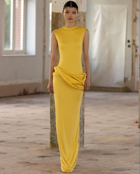 Fashion East, Fashion Week 2024, Event Outfit, Statement Dress, Creation Couture, Spring 2023, Yellow Fashion, Fashion Line, Celebrity Outfits