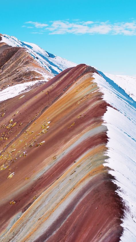 Peru Pattern, Rainbow Mountains Peru, Rainbow Mountains, The Andes Mountains, Rock Textures, Colorful Mountains, Rainbow Mountain, Amazing Places On Earth, Geology Rocks