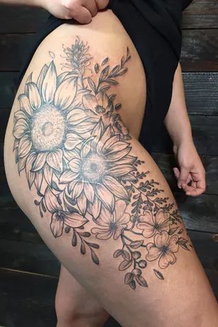 Sunflower Tattoo Thigh, Tatuaje Cover Up, Tattoo Hip, Sunflower Tattoo Sleeve, Sunflower Tattoo Shoulder, Hip Thigh Tattoos, Hip Tattoos Women, Sunflower Tattoos, Sternum Tattoo