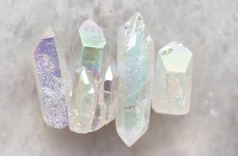 8 Ways to Use Healing Stones to Spark Major Changes in Life Energy Muse, Crystal Background, Shungite Stones, Magical Stones, Hot Stones, Raw Crystals, Types Of Crystals, Crystal Healing Stones, Spiritual Guides