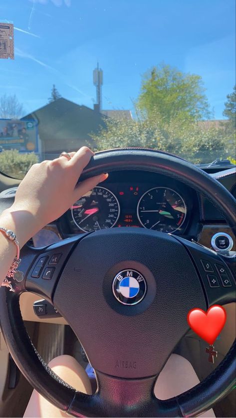 Pin de Denisa ✌🏼😗 em Random | Coisas de carro, Fotos de biquíni tumblr, Estilos de cabelo para homens Carros Bmw, Serie Bmw, Bmw Girl, Dream Cars Bmw, Dark Beauty Photography, Girls Driving, Luxury Lifestyle Fashion, Girly Car, Rich Girl Lifestyle