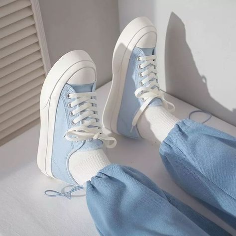 Shoes Kawaii, Baby Blue Aesthetic, Light Blue Aesthetic, Platform Flats, Bleu Pastel, Blue Outfit, Blue Sneakers, Sport Sneakers, Blue Aesthetic