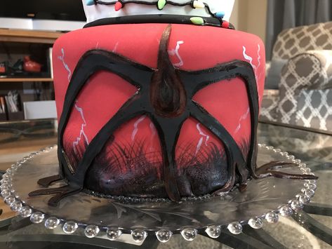 Detail of the Mind Flayer layer of a Stranger Things cake Stranger Things Cake Ideas, Stranger Things Mind Flayer, Stranger Things Cake, The Mind Flayer, Mind Flayer, Pokemon Cards, 30th Birthday, Cake Ideas, The Mind