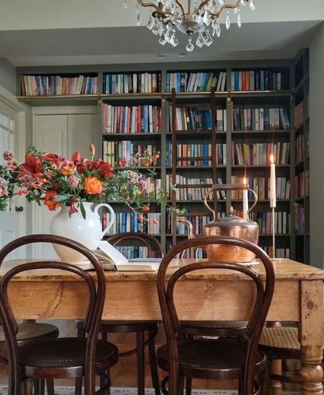 Dining Room With Bookshelves, Vintage Dining Room Ideas, Dining Room Library Combo, Dining Room Library, Cottage Details, Room Arrangement, Handyman Projects, Modern Vintage Home, Home Libraries