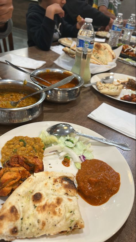 Hotel Dinner Snap, Indian Restaurant Snap, Indian Dinner Snap, Dinner Snap, Aesthetic Uniform, Biryani Food, Garnish Ideas, Delicious Food Image, Homemade Gourmet