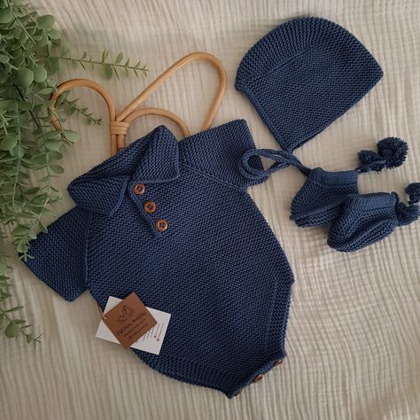 Baby Boy Clothes Coming Home, Knitted Baby Clothes, Organic Cotton Baby Clothes, Baby Boy Gift 🌟 Newborn Organic Cotton Hand-Knit Romper Set This organically knitted romper set, crafted with love, brings comfort and elegance together for your little angels. Made with entirely natural and soft organic cotton threads, this romper delicately embraces your baby's sensitive skin. ✨ Features: 🍼 Includes romper, hat, and booties. 🌈 Romper sleeves can be customized to your preference - short or long. Crochet Baby Clothes Free Patterns, Newborn Baby Boy Gifts, Organic Cotton Baby Clothes, Baby Kleidung, Cotton Baby Clothes, Crochet Romper, Surprise Baby, Knit Romper, Baby Boy Gift