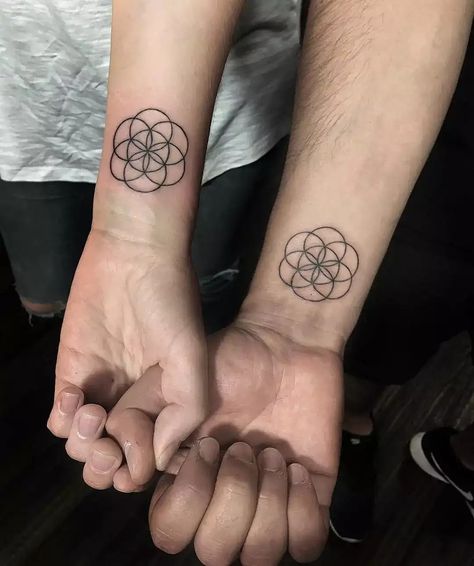 Flower Of Life Tattoo, Secret Tattoo, Tattoo Wrist, Sacred Geometry Tattoo, Muster Tattoos, Geometry Tattoo, Tattoo Life, Pattern Tattoo, Trendy Tattoos