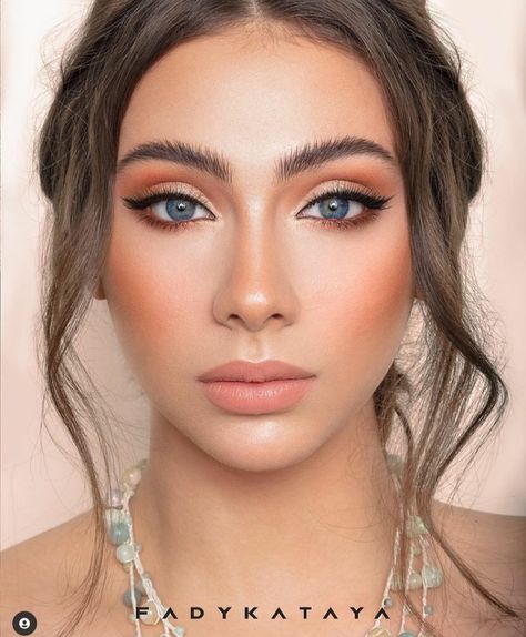 24 Beautiful Soft Romantic Makeup Looks To Copy - The Glossychic Messy Makeup Aesthetic, Easy Party Makeup, Romantic Makeup Looks, Soft Romantic Makeup, Bohemian Makeup, Messy Makeup, Soft Bridal Makeup, Romantic Wedding Makeup, Soft Wedding Makeup