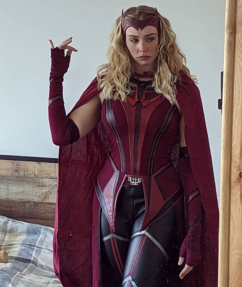 Wanda Cosplay Marvel, Willow Park Inspired Outfits, Comicon Cosplay Ideas, Womens Cosplay Ideas, Cosplay Ideas Marvel, Marvel Cosplay Women, Marvel Cosplay Ideas, Marvel Halloween Costumes Women, Scarlett Witch Costume