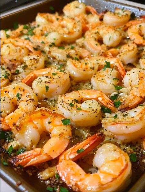 Oven Shrimp Recipes, Oven Roasted Shrimp, Shrimp In The Oven, Roasted Shrimp Recipes, Garlic Parmesan Shrimp, Roasted Garlic Recipe, Smoked Shrimp, Best Fish Recipes, White Bean Soup Recipes