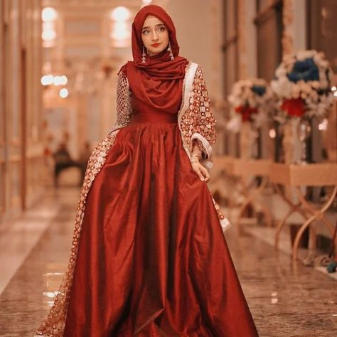 Fancy Abaya, Nikah Outfit, Abaya Design, Red Bridal Dress, Hijabi Outfit, Classy Gowns, Hijab Style Tutorial, Latest Bridal Dresses, Pakistani Fancy Dresses