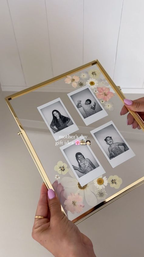 diy floral polaroid frame 🌸 a beautiful gift idea for mother’s day! took polaroids with b&w film, glued on dried florals and tied with a… | Instagram Gift Idea For Mother, Dekorere Bad, Photo Gifts Diy, Personalised Gifts Diy, Hemma Diy, Dried Florals, Gift Inspo, Float Frame, Cadeau Photo