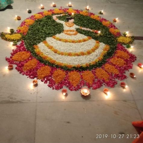 Flower Rangoli Ram Sita, Floral Rangoli Designs Flower Diwali, Easy Beautiful Rangoli, Onam Kolam With Flowers, Flower Rangoli Designs Ideas Beautiful, Floral Rangoli Designs Flower, Flowers Rangoli Designs Ideas, Floral Rangoli Designs, Onam Rangoli