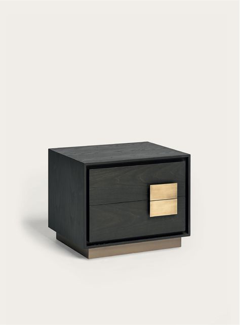 Large Bedside Tables Modern, Night Stand Modern Luxury, Bedside Table Luxury, Bedroom Bedside Tables, Side Bed Table, Black Luxury Nightstand, Minotti Nightstand, Eating Table, Bedside Table Design