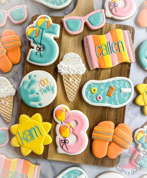 Pool Party Royal Icing Cookies, Tropical Cookies, Decorator Cookies, Hawaiian Cake, Baptism Cookies, Icing Decorations, Cupcake Queen, Party Cookies, Sugar Bears