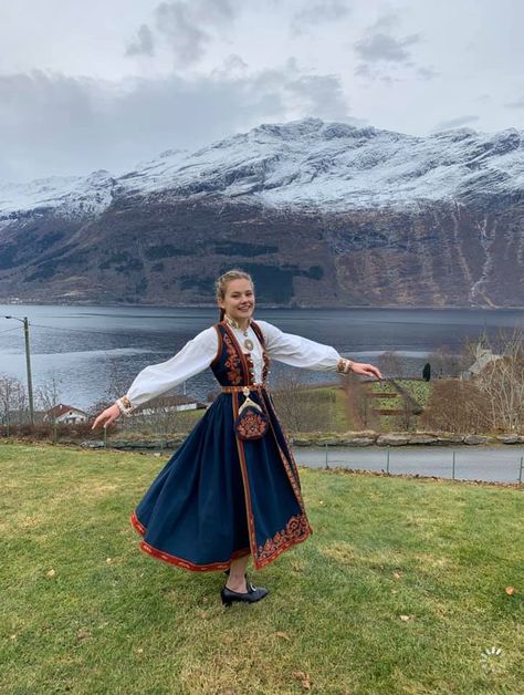 Norway Clothes, Norway Clothing, Nordic Outfit, Norway Culture, Norway Fashion, Sweden Aesthetic, Norwegian Clothing, Nordic Aesthetic, Culture Clothing