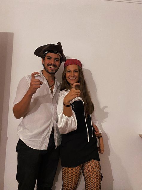 Couples Pirate Costume Halloween, Pirate Couple Halloween Costumes, Hippie Couple Costume, Pirate Halloween Costumes Men, Couple Pirate Costume Halloween, Men Pirate Costume, Pirate Costume Couple, Pirate Couple, Hippie Couple